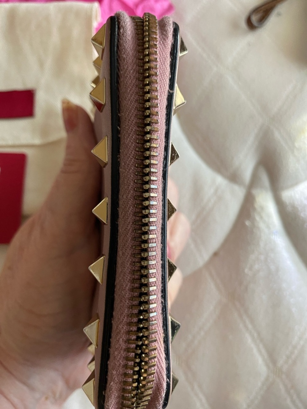 Valentino Garavani Dusty Pink Rockstud Zip Wallet with Gold Studs - Picture 4 of 8